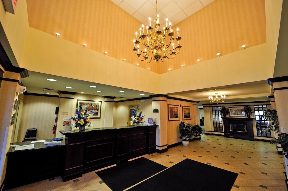 Holiday Inn Express Syracuse Airport By Ihg North Syracuse Buitenkant foto