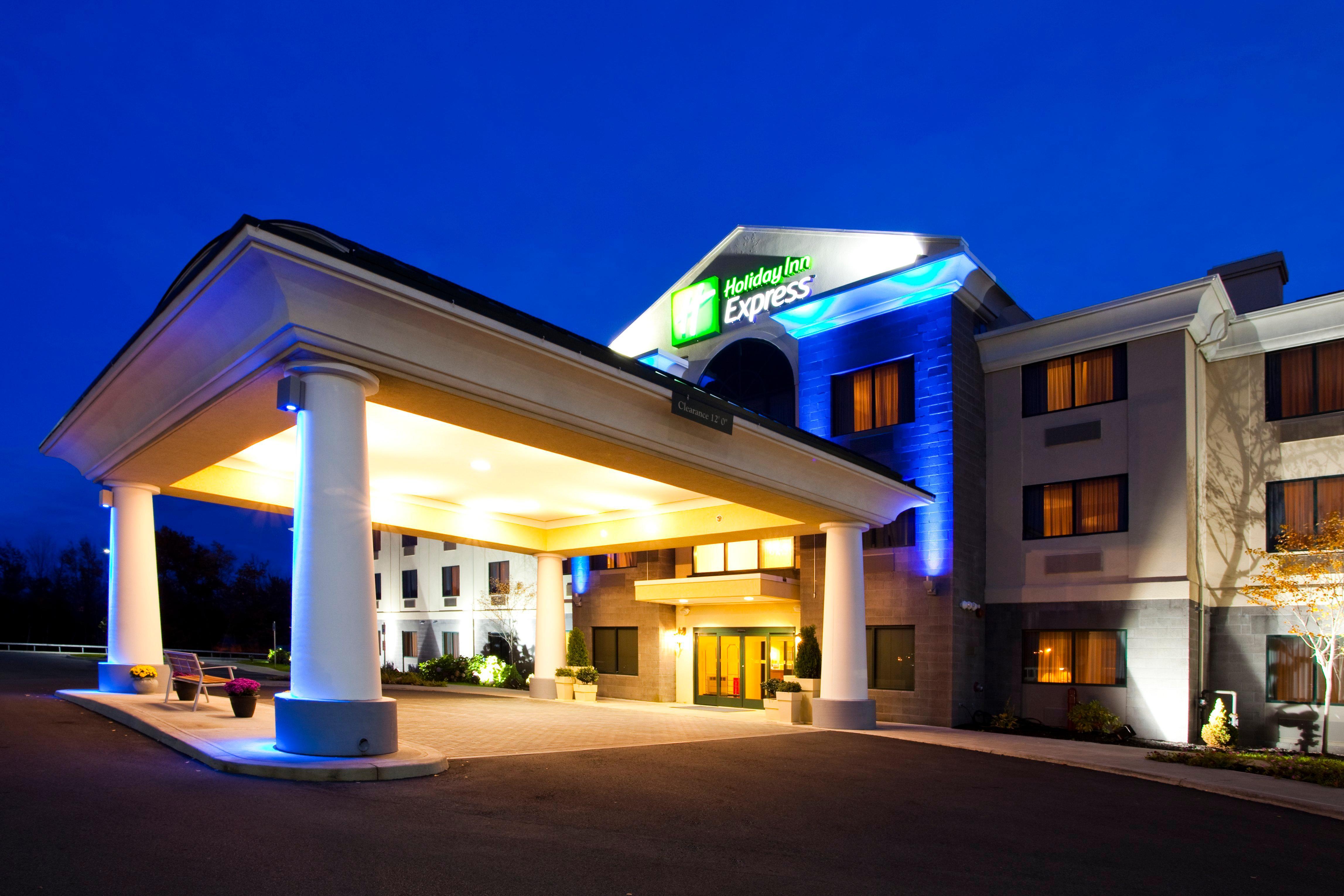 Holiday Inn Express Syracuse Airport By Ihg North Syracuse Buitenkant foto