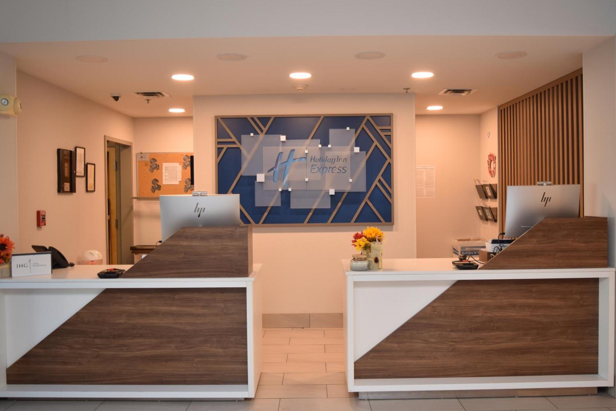 Holiday Inn Express Syracuse Airport By Ihg North Syracuse Buitenkant foto