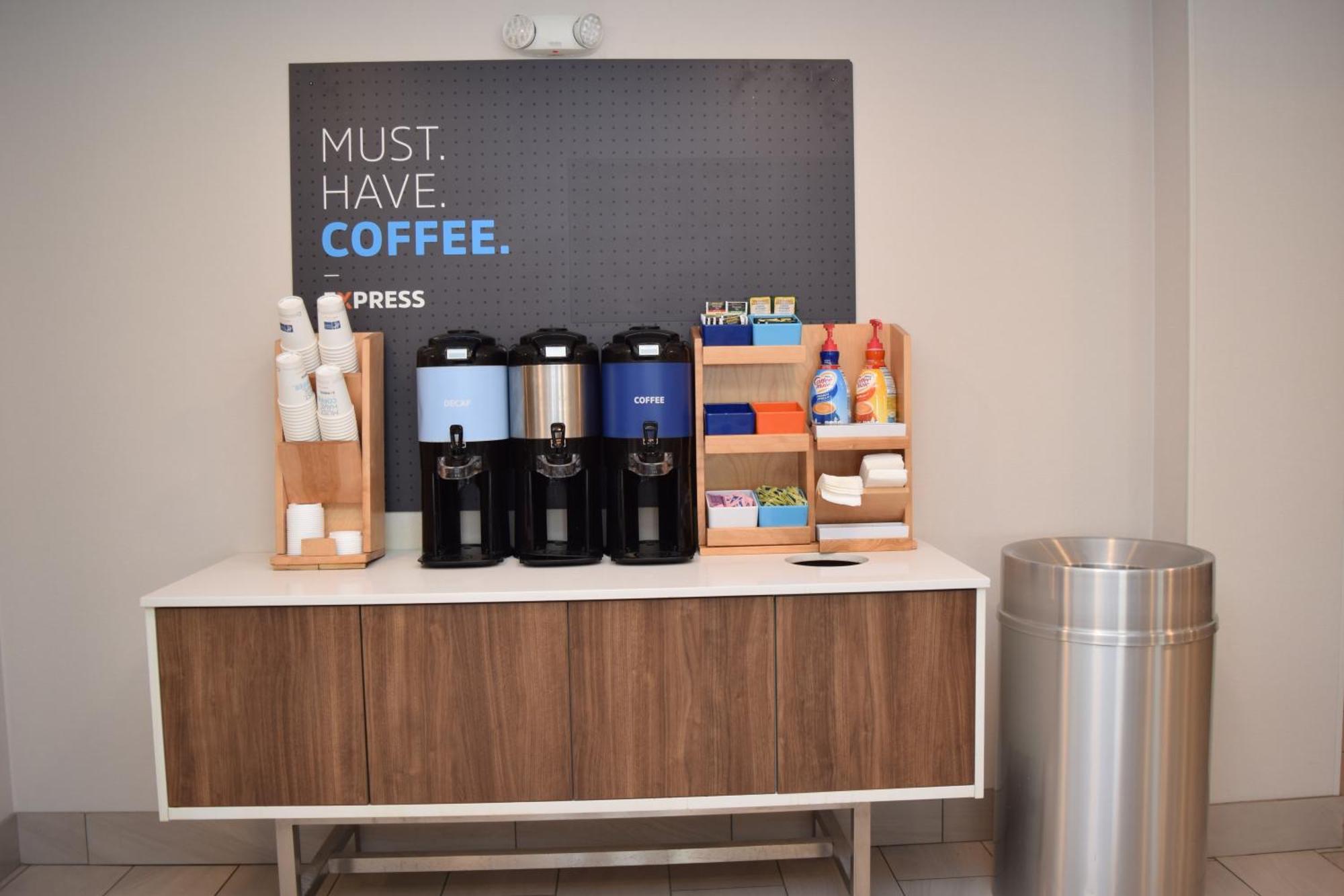 Holiday Inn Express Syracuse Airport By Ihg North Syracuse Buitenkant foto