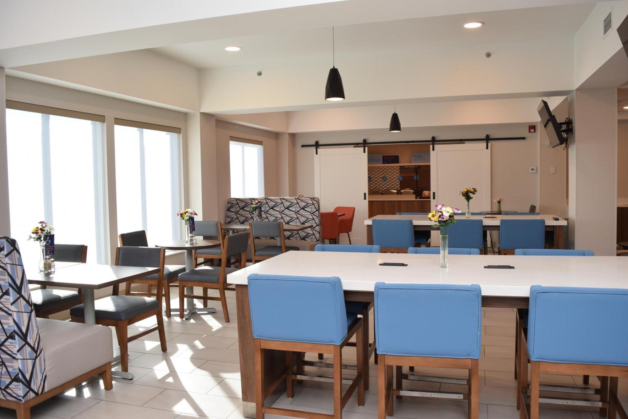 Holiday Inn Express Syracuse Airport By Ihg North Syracuse Buitenkant foto