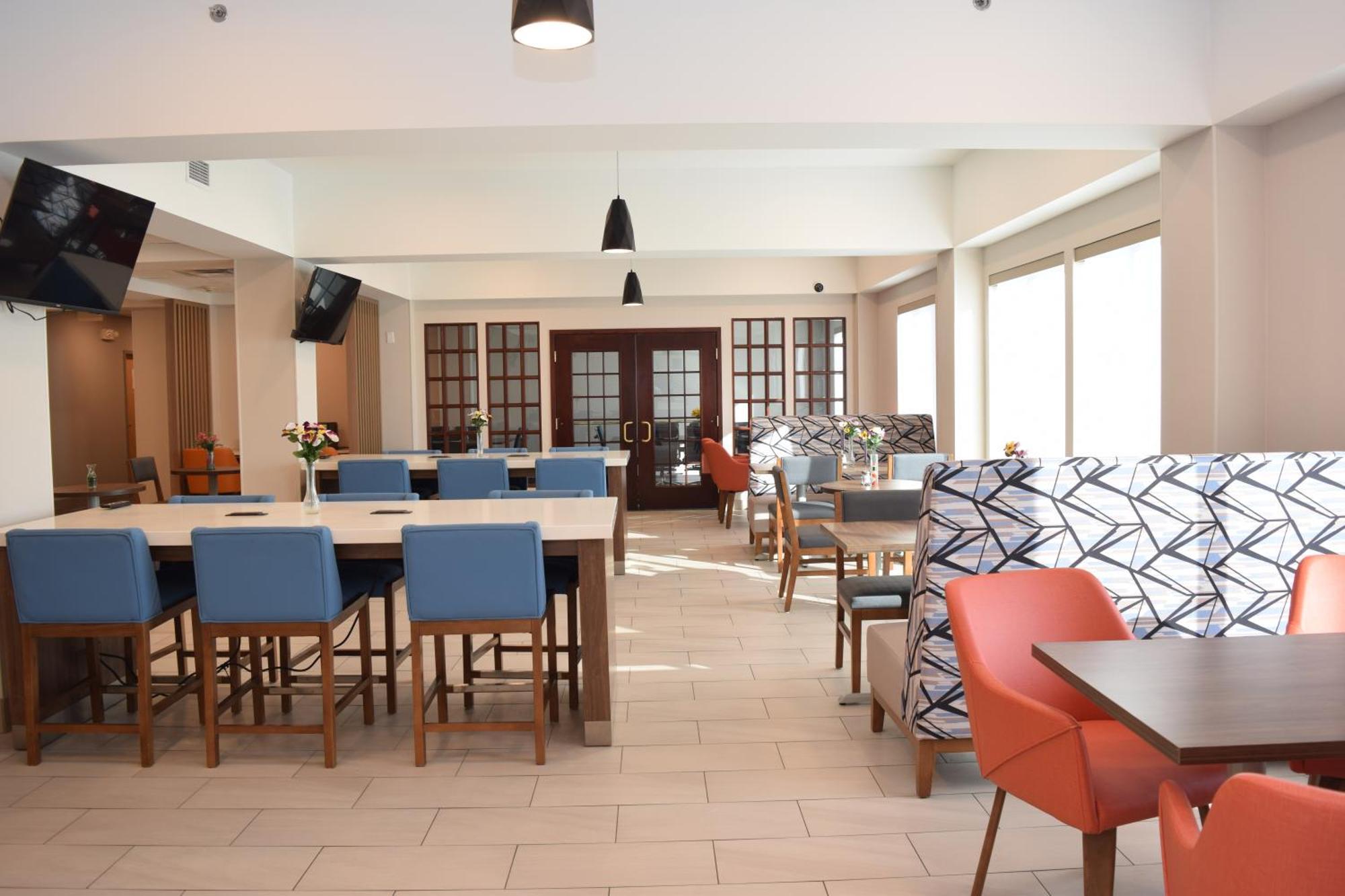 Holiday Inn Express Syracuse Airport By Ihg North Syracuse Buitenkant foto