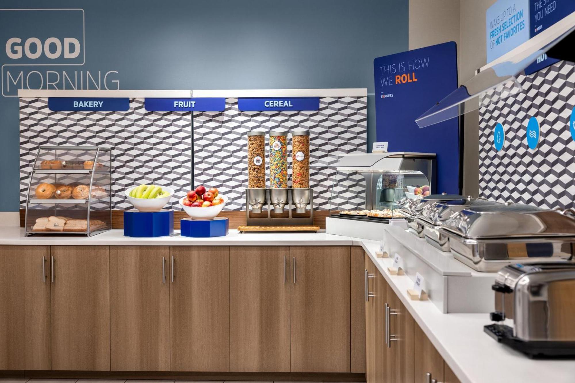 Holiday Inn Express Syracuse Airport By Ihg North Syracuse Buitenkant foto