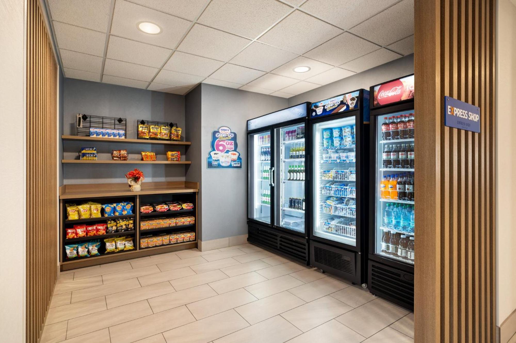 Holiday Inn Express Syracuse Airport By Ihg North Syracuse Buitenkant foto