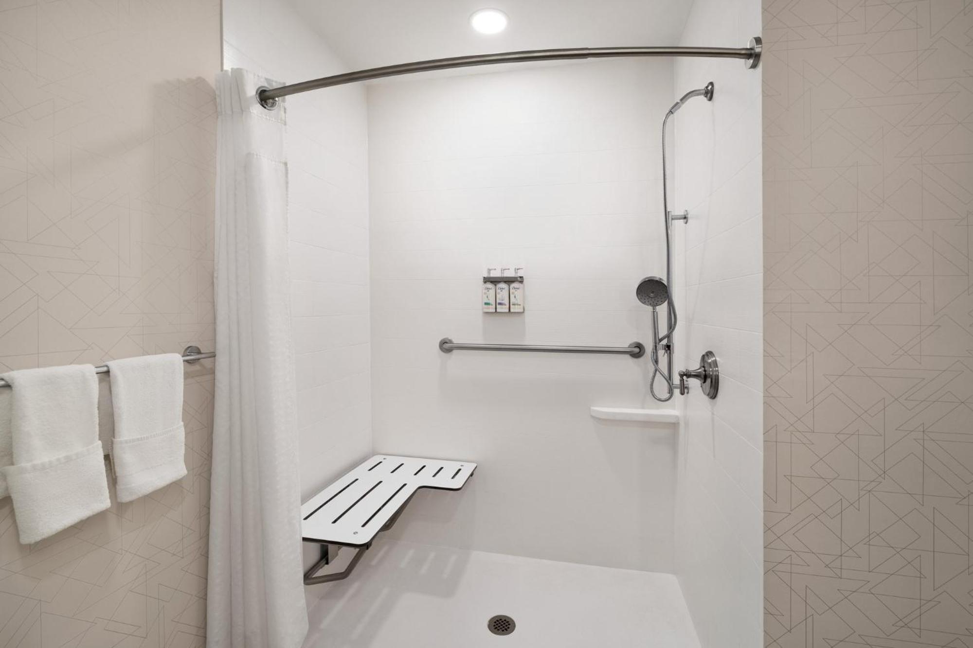 Holiday Inn Express Syracuse Airport By Ihg North Syracuse Buitenkant foto