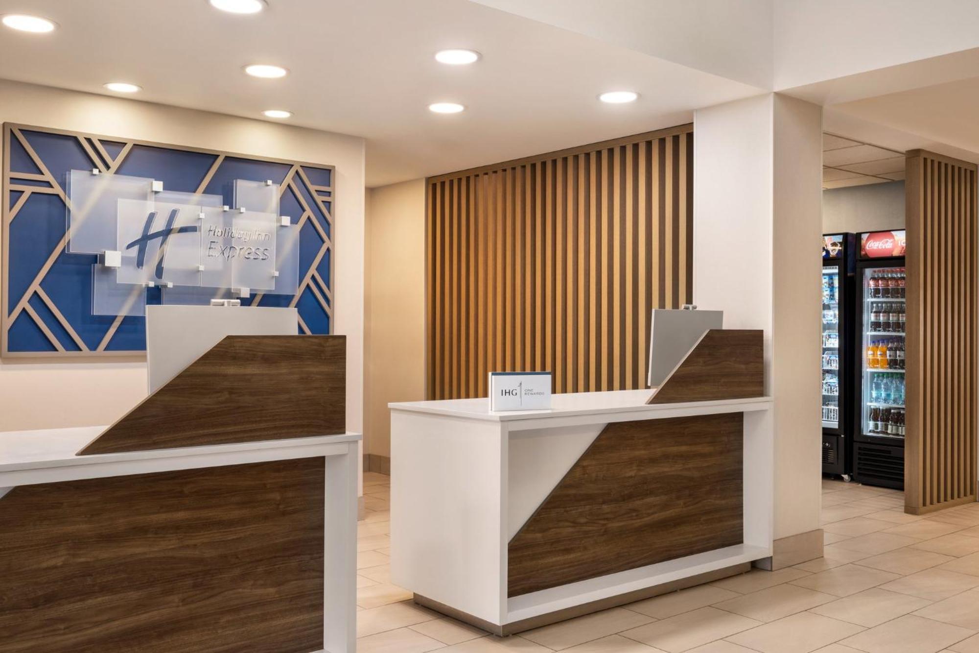 Holiday Inn Express Syracuse Airport By Ihg North Syracuse Buitenkant foto